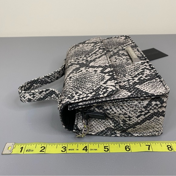 NWT Kendall + Kylie Snake Skin Print Grey Cross Body Purse - Picture 6 of 16